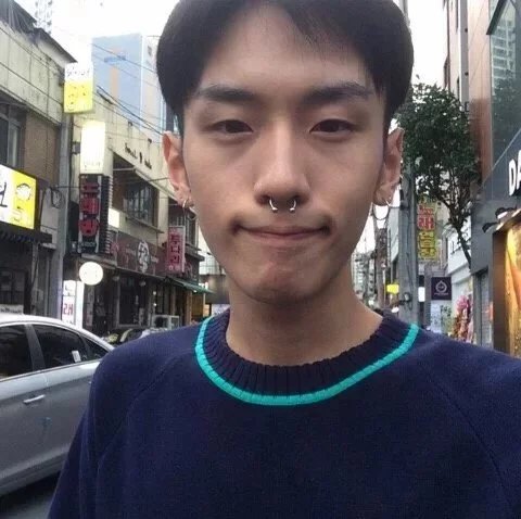 柏岚琼仪