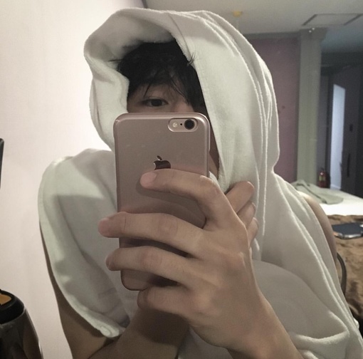 窦发霄菡